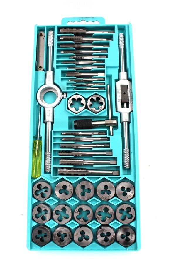 Garnitura ureznica nareznica veca 40 delova